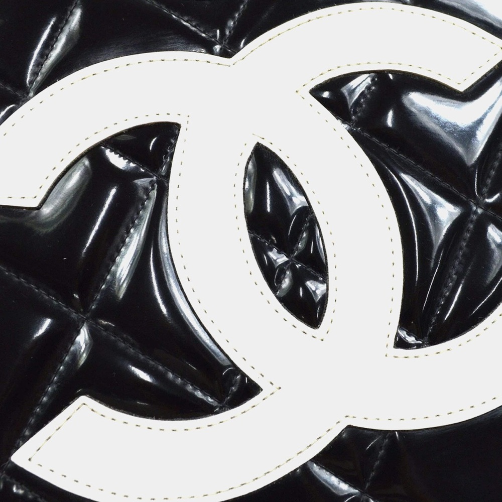 THE CHANEL BARBIE MOVIE HEART HAND BAG VERY RARE!!!! - Picture 4 of 15